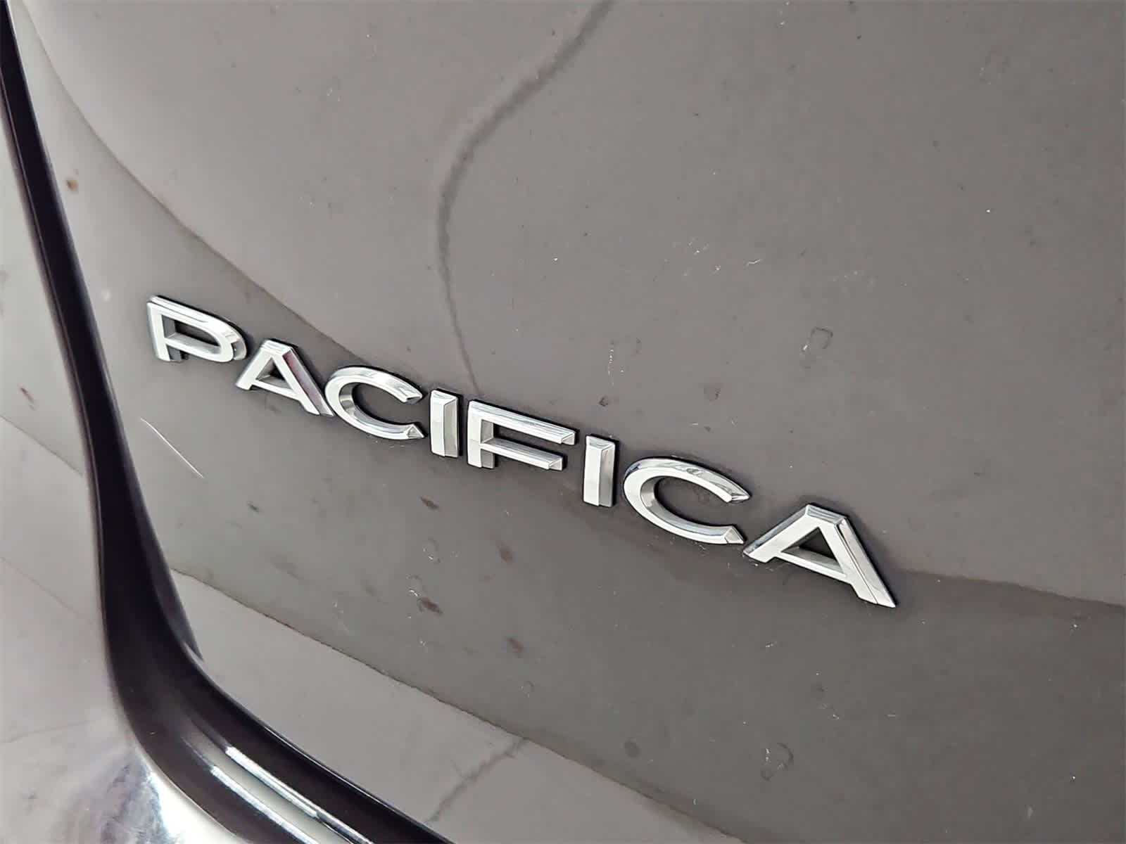 Thumbnail: 2018 Chrysler Pacifica - 12