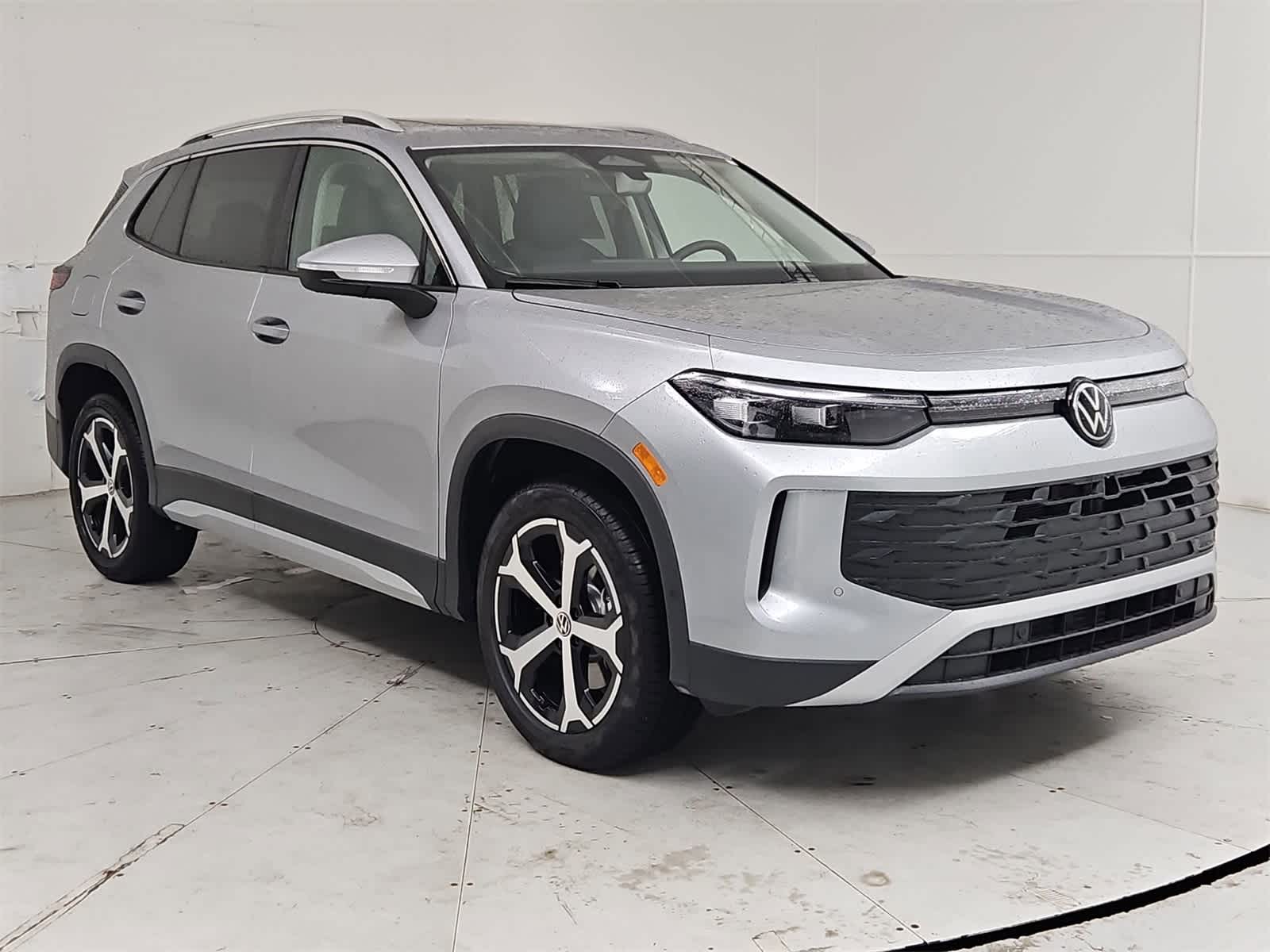 Thumbnail: 2025 Volkswagen Tiguan - 8