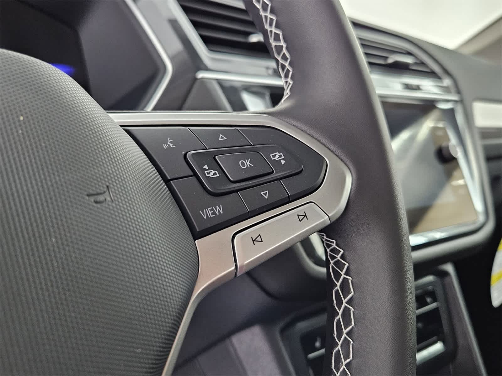 Thumbnail: 2024 Volkswagen Tiguan - 22