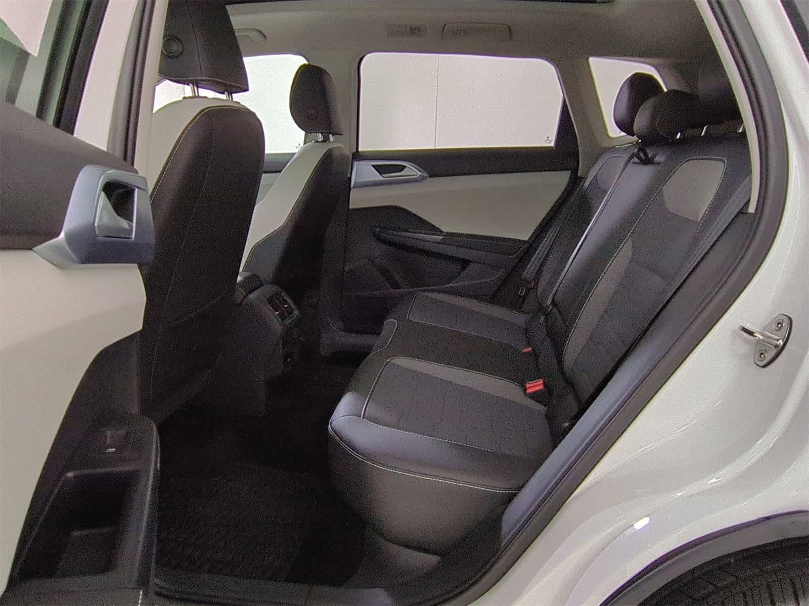 Thumbnail: 2025 Volkswagen Taos - 20