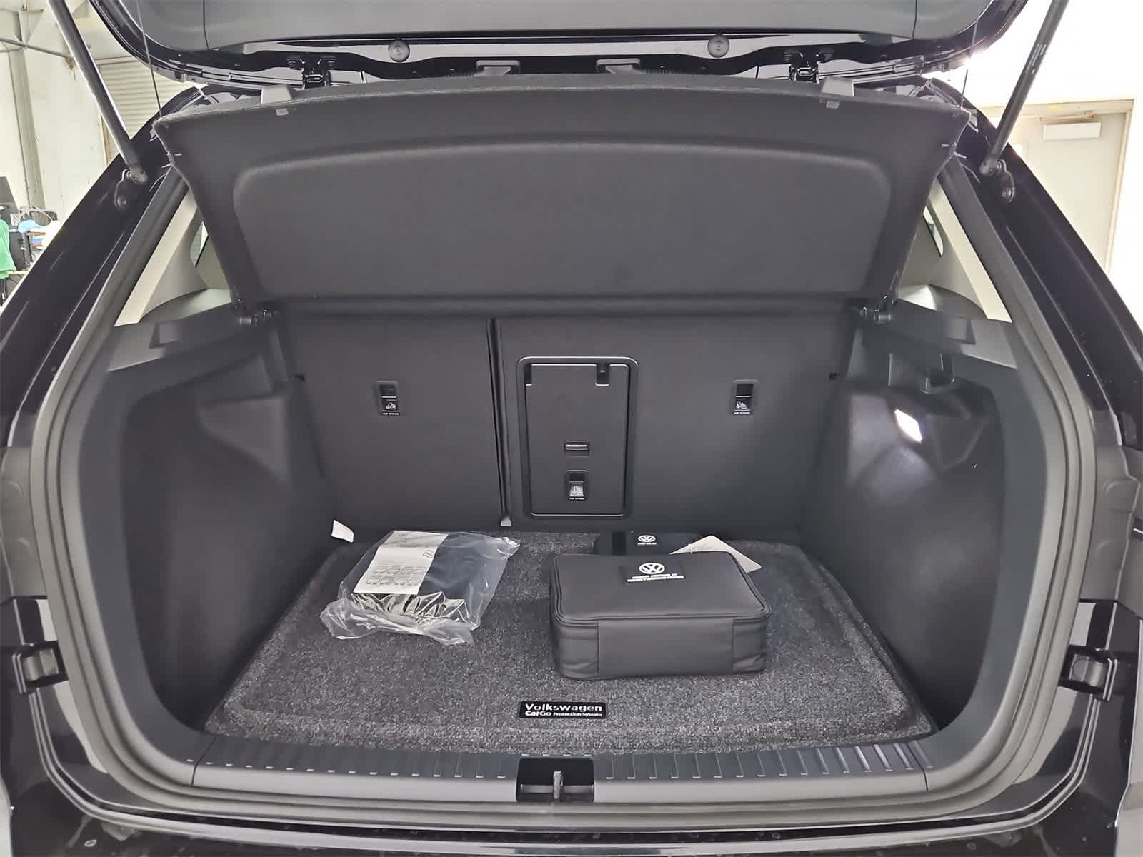 Thumbnail: 2025 Volkswagen Taos - 35