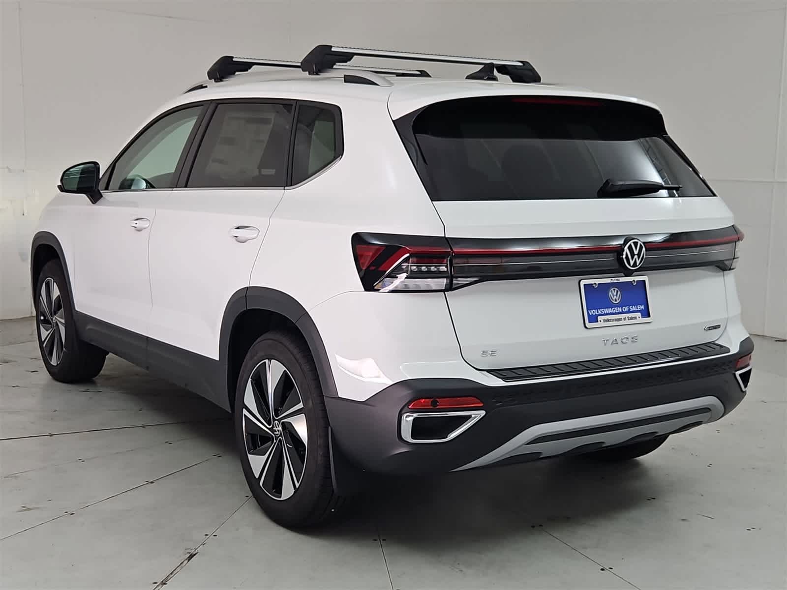 2025 Volkswagen Taos SE 4
