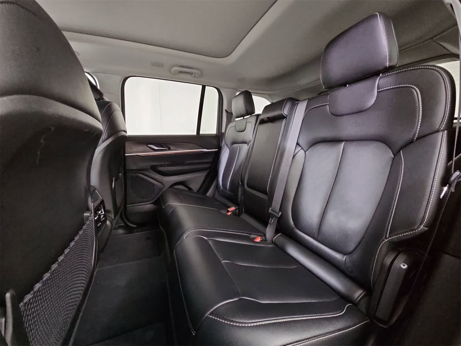 Thumbnail: 2023 Jeep Grand Cherokee - 20