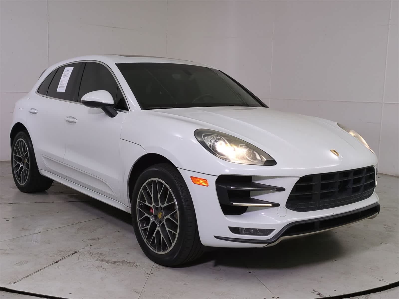 Thumbnail: 2015 Porsche Macan - 8