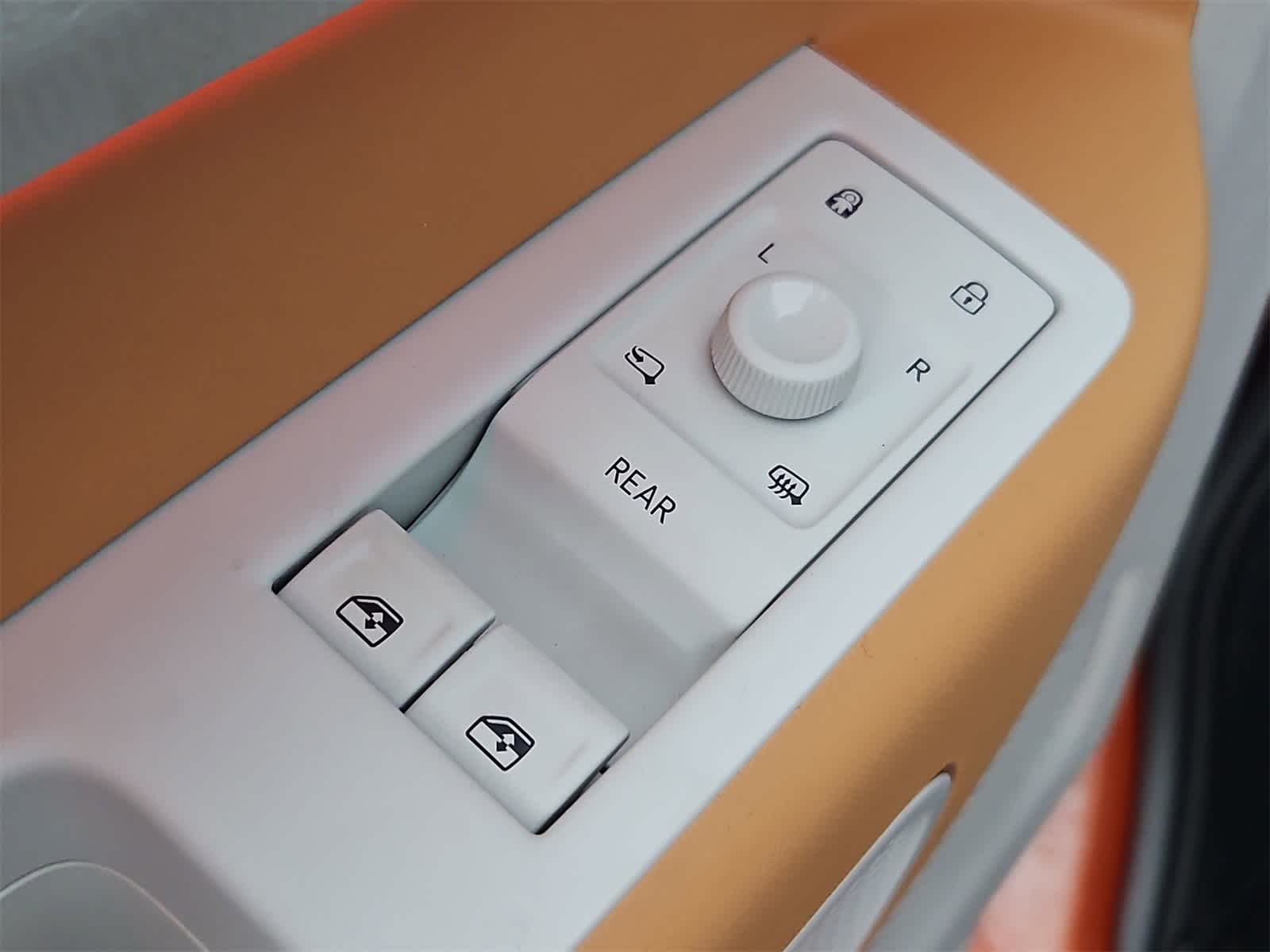 Thumbnail: 2025 Volkswagen ID.Buzz - 17