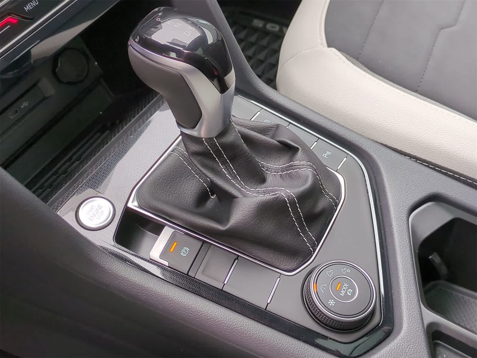 Thumbnail: 2025 Volkswagen Taos - 32