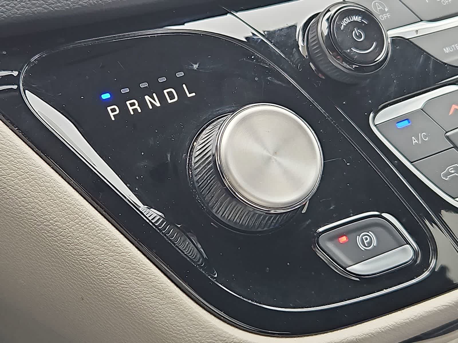 Thumbnail: 2023 Chrysler Pacifica - 31