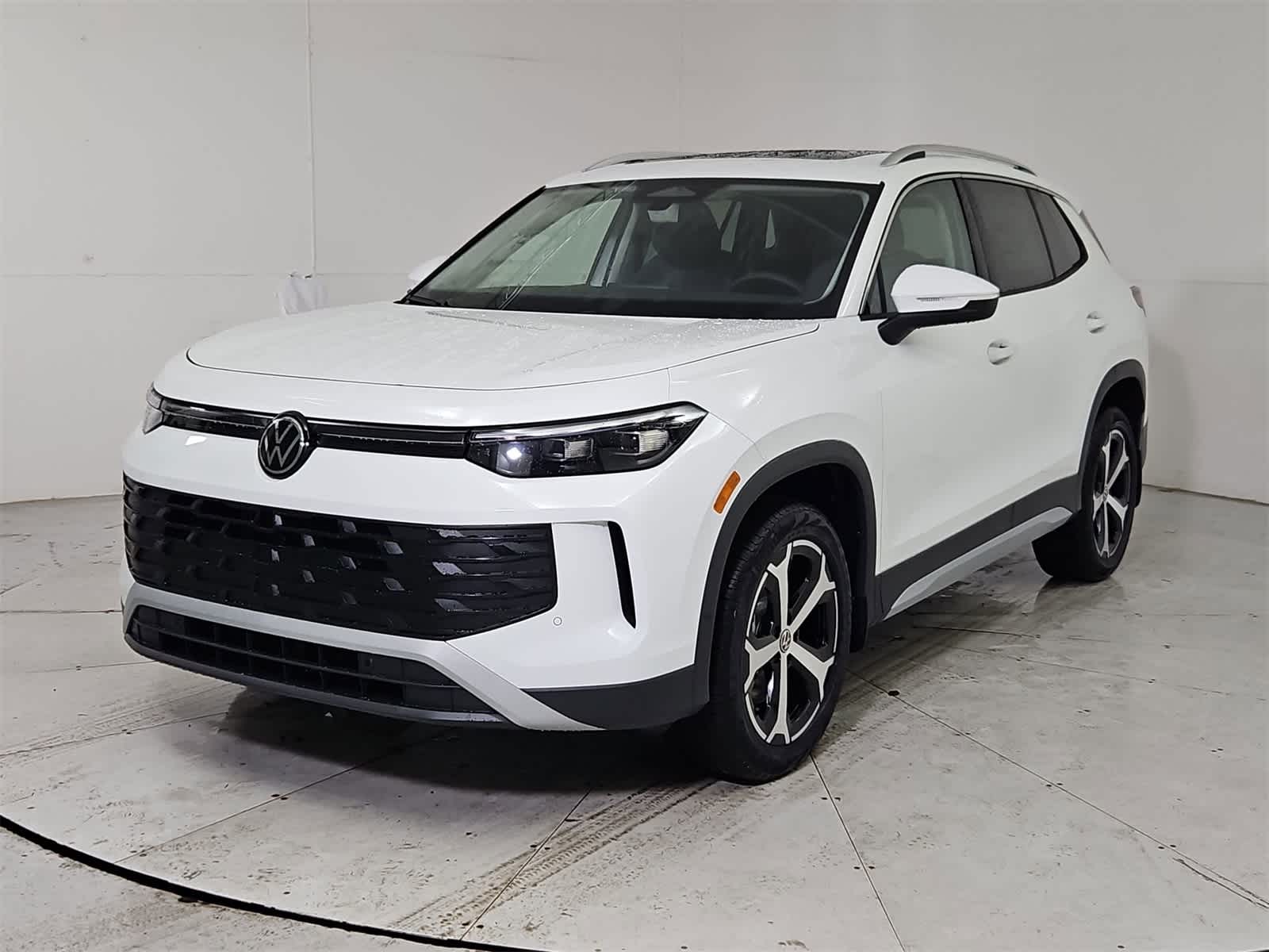 Thumbnail: 2026 Volkswagen Tiguan - 1