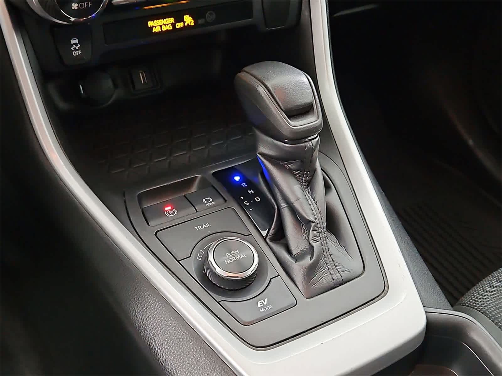 Thumbnail: 2021 Toyota RAV4 - 37