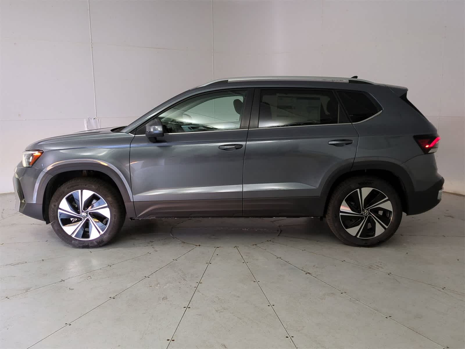 Thumbnail: 2025 Volkswagen Taos - 3