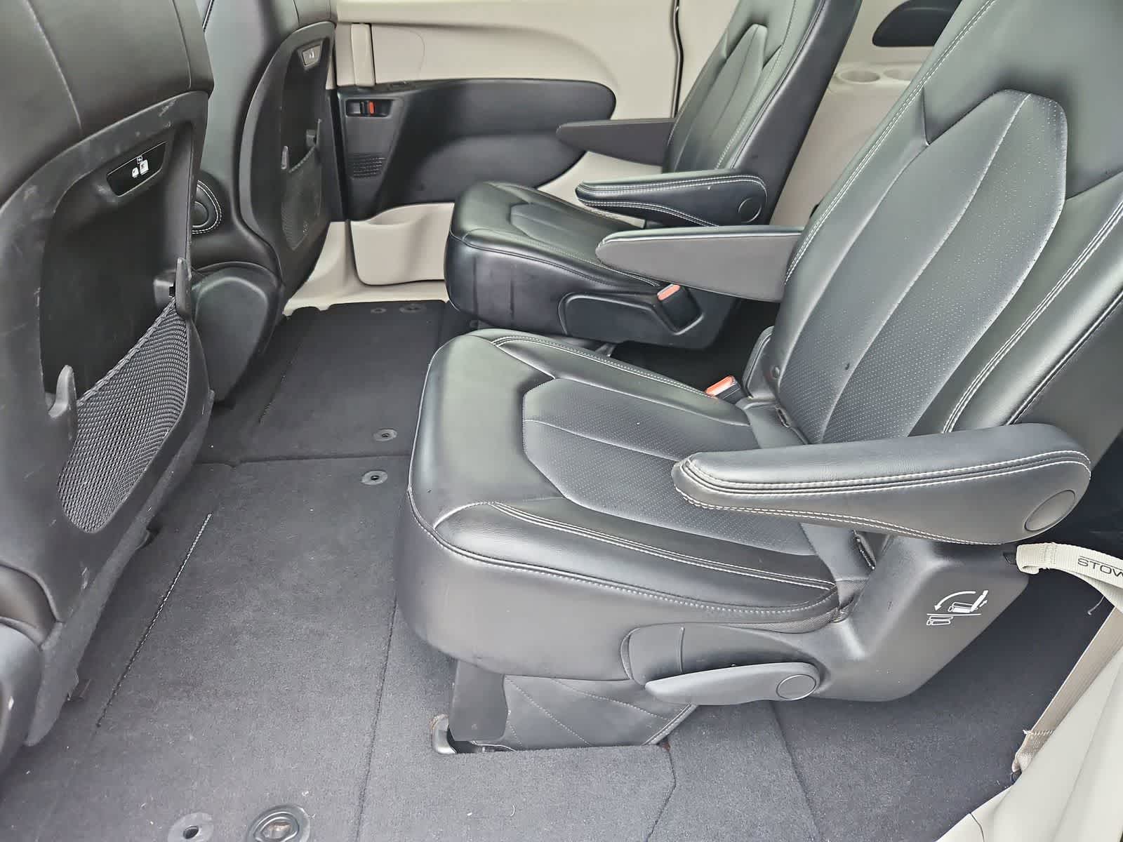 Thumbnail: 2023 Chrysler Pacifica - 19