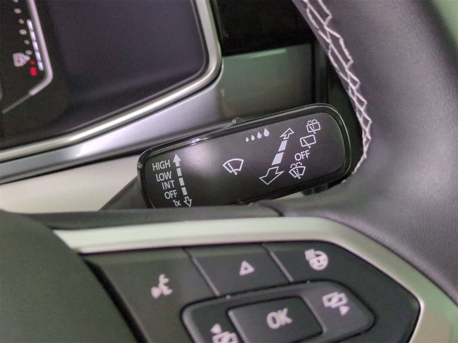 Thumbnail: 2025 Volkswagen Taos - 25