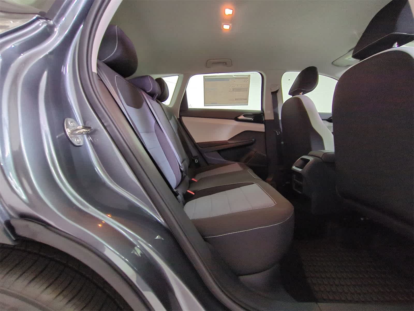 Thumbnail: 2025 Volkswagen Taos - 20