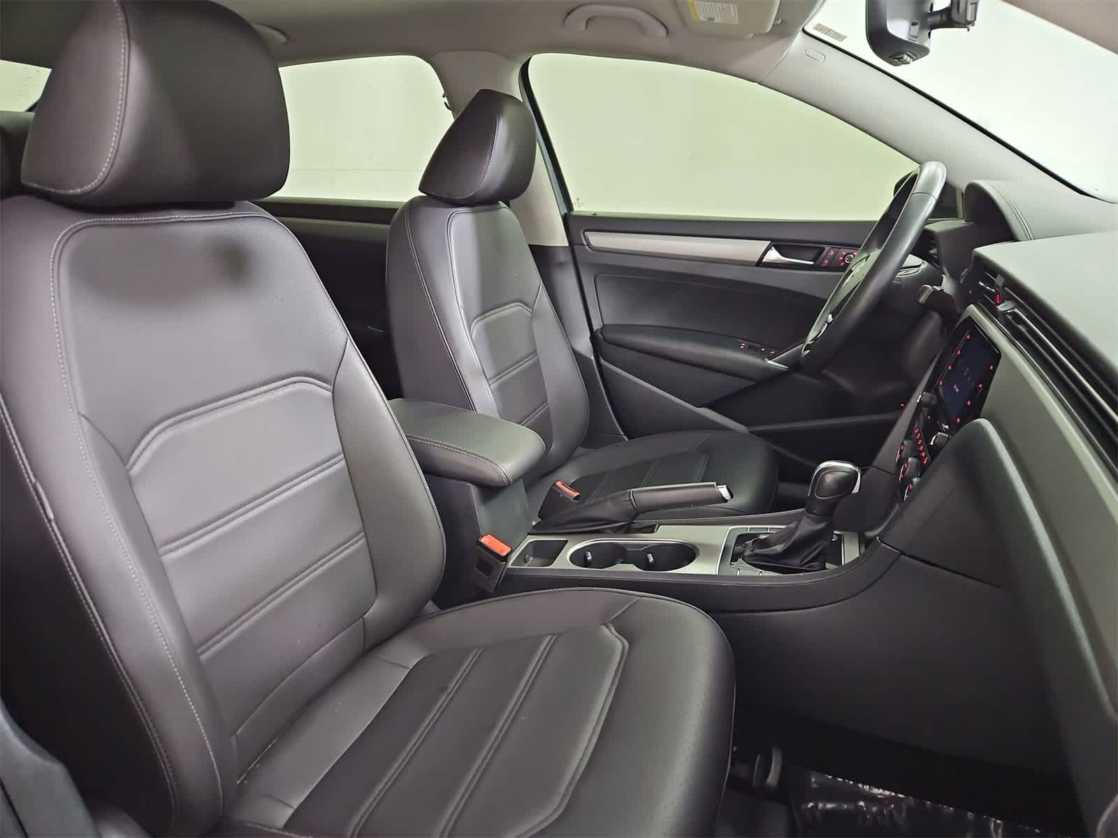 Thumbnail: 2022 Volkswagen Passat - 23