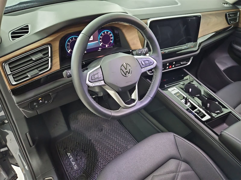 New 2026 Volkswagen Atlas 2.0T SE w/Technology SUV