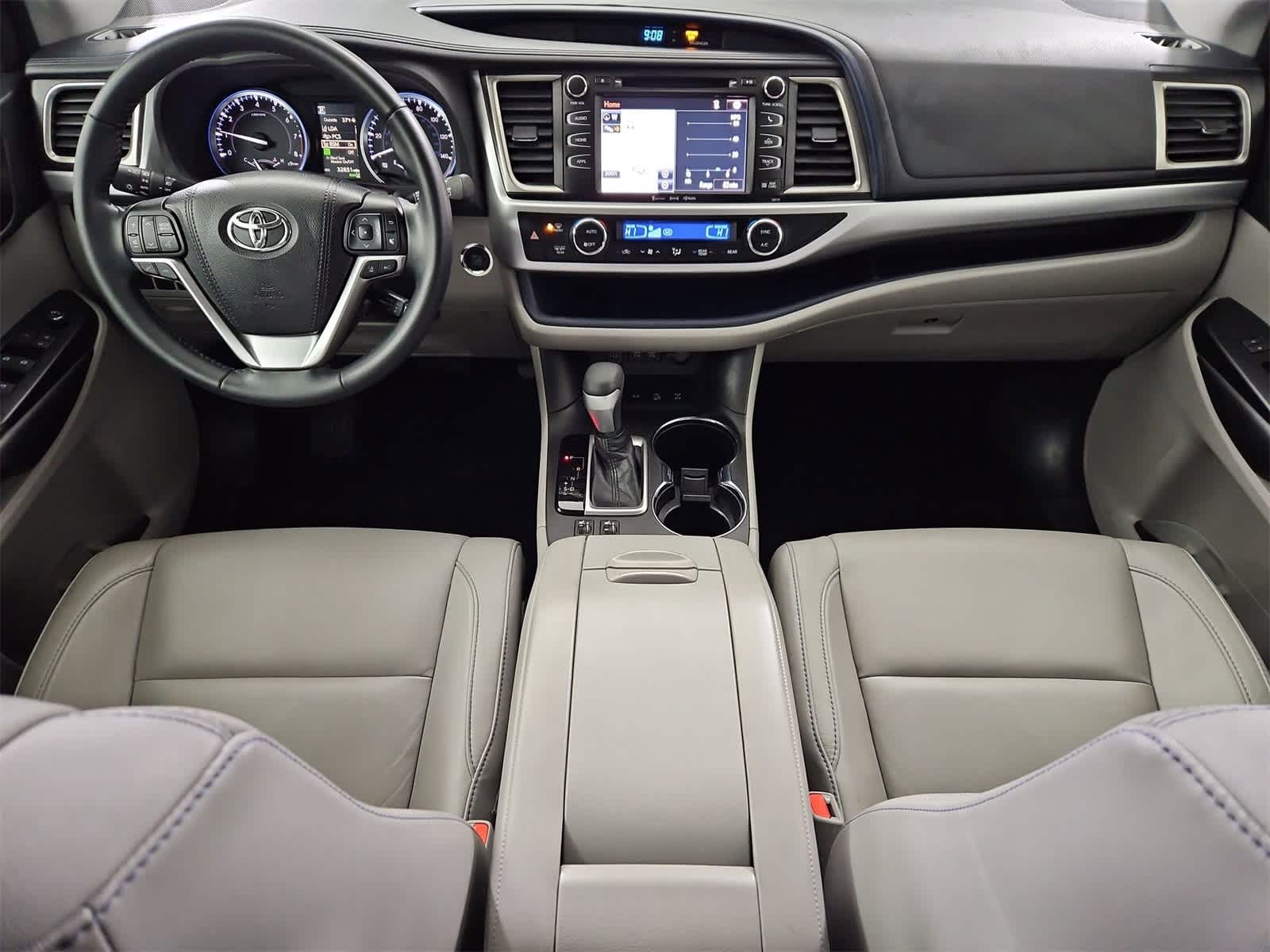 Thumbnail: 2018 Toyota Highlander - 15