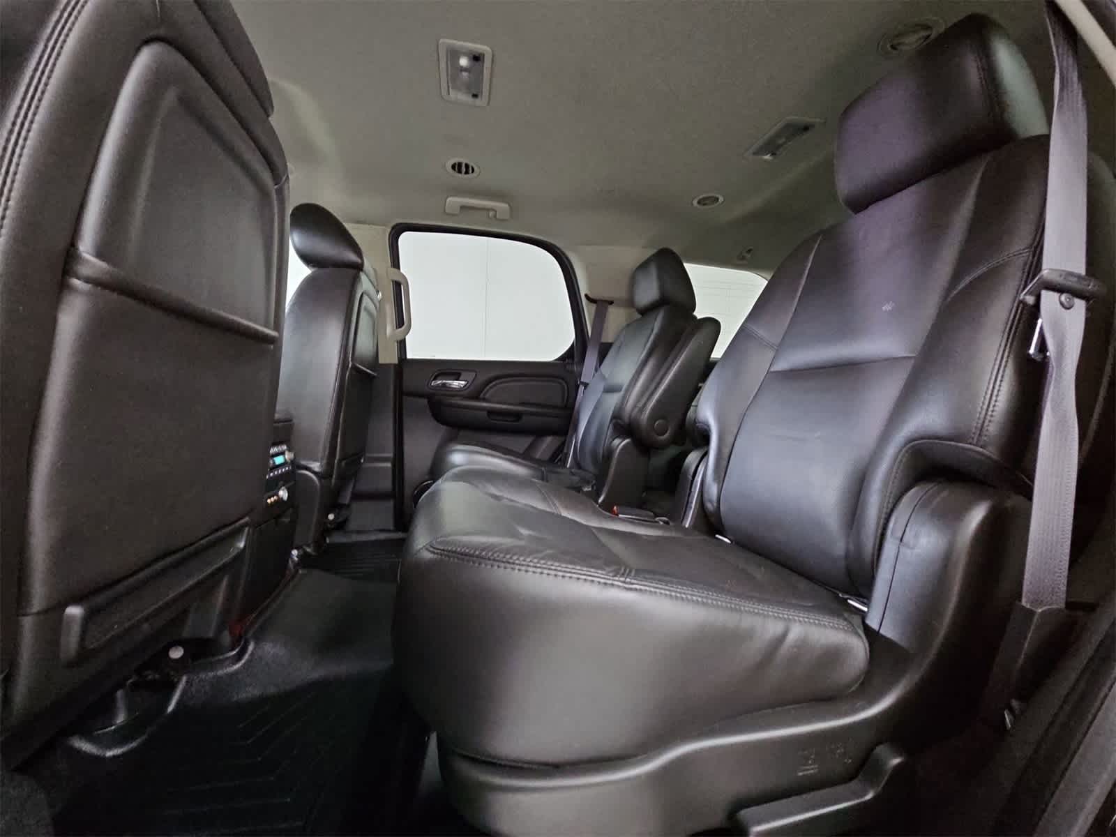 Thumbnail: 2014 Cadillac Escalade - 19