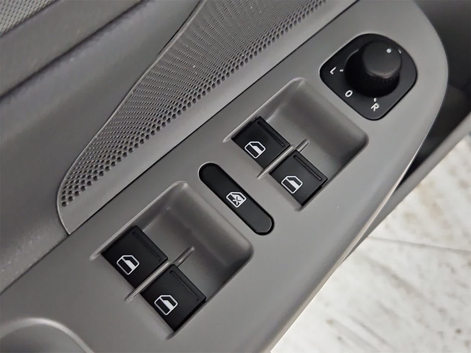 Thumbnail: 2007 Volkswagen Jetta - 17