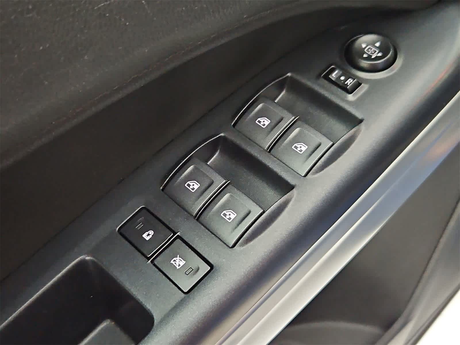 Thumbnail: 2021 Chevrolet Colorado - 17