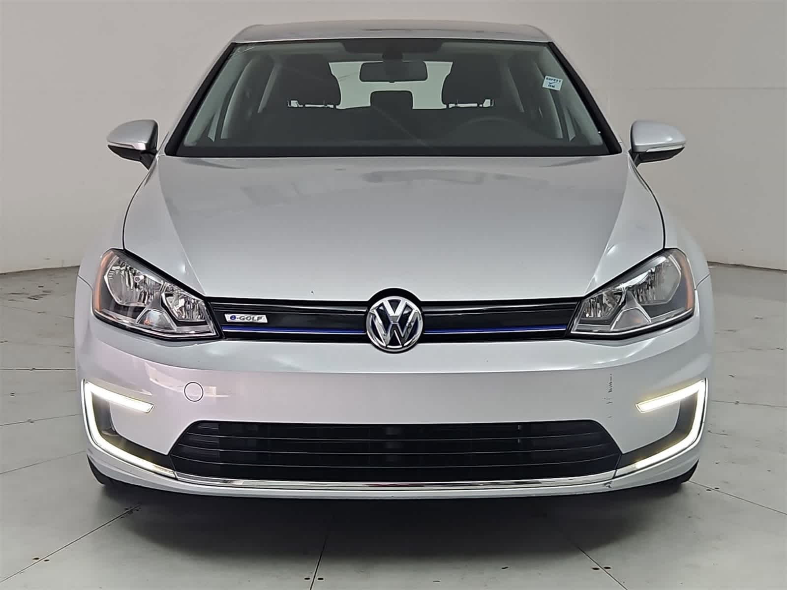 2016 Volkswagen e-Golf SE 9