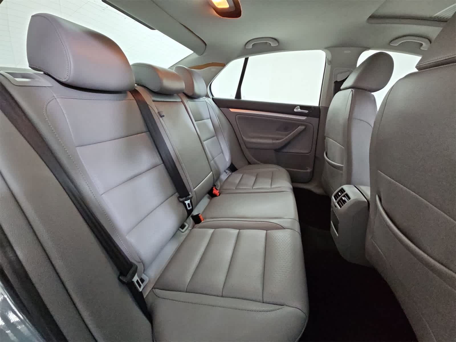 Thumbnail: 2007 Volkswagen Jetta - 21