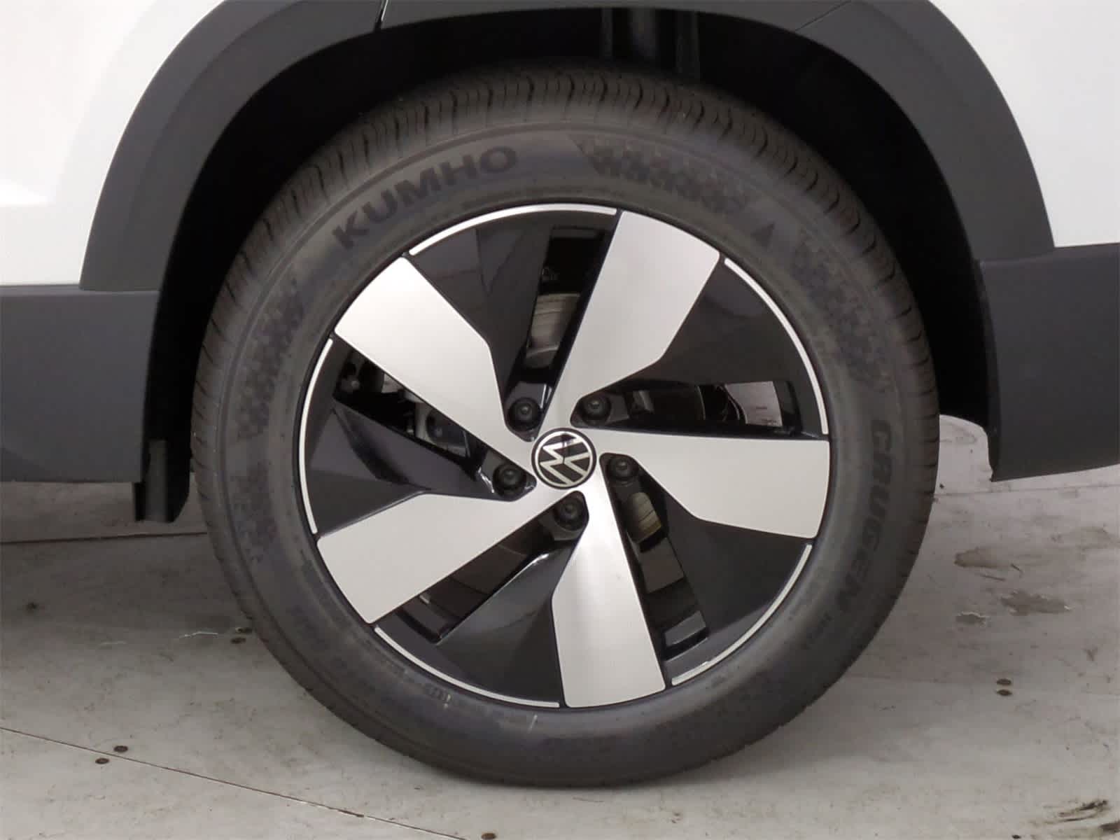 Thumbnail: 2025 Volkswagen Taos - 13