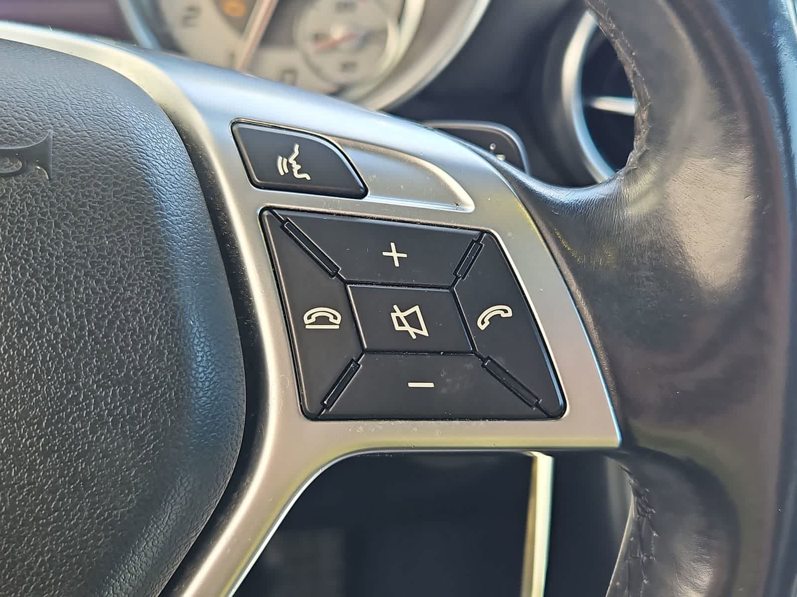 Thumbnail: 2016 Mercedes-Benz SLK - 21