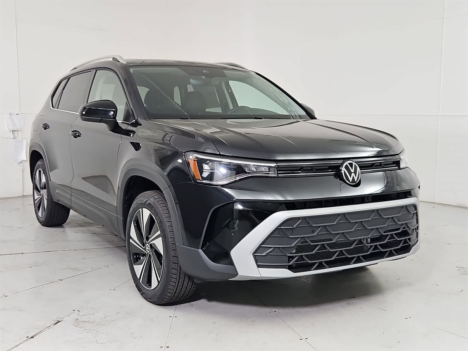 Thumbnail: 2025 Volkswagen Taos - 8