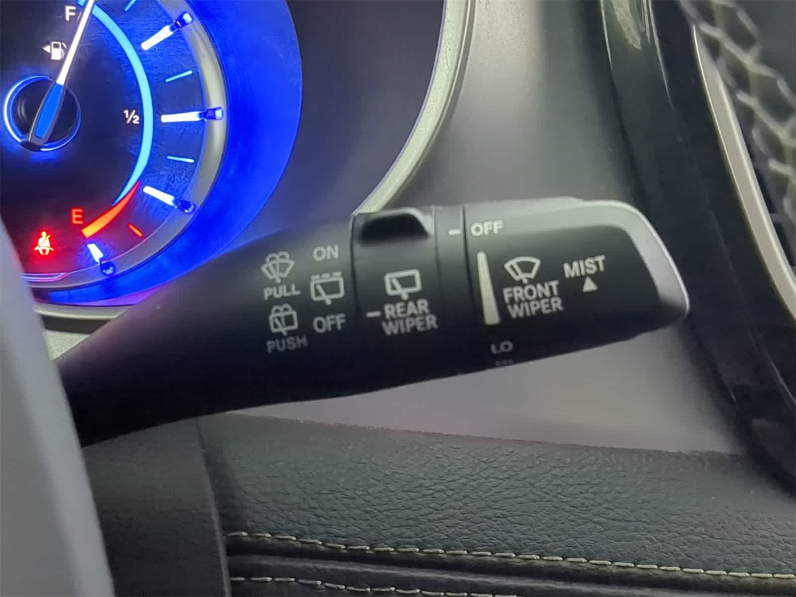 Thumbnail: 2023 Chrysler Pacifica - 24