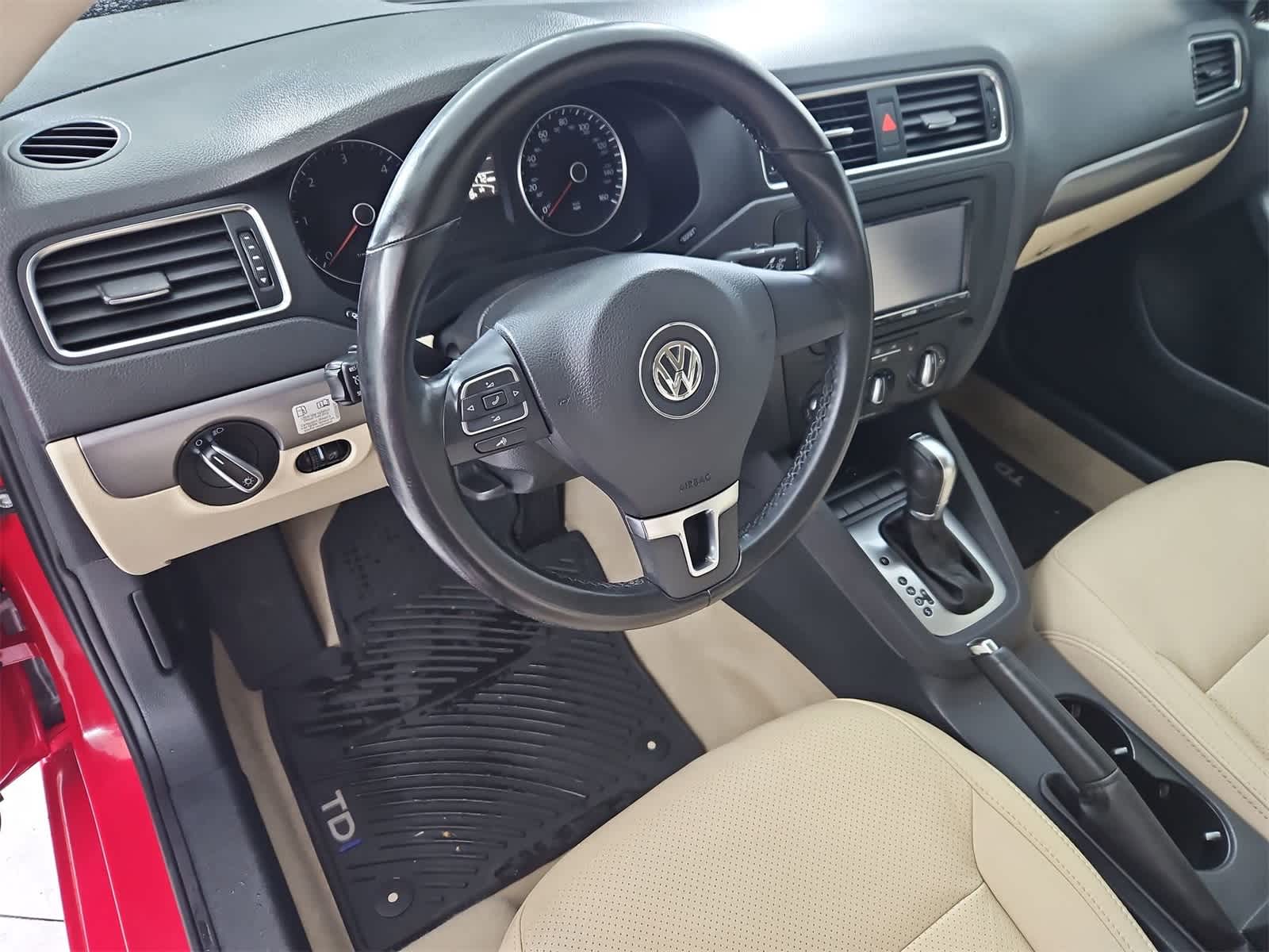 Thumbnail: 2013 Volkswagen Jetta - 2