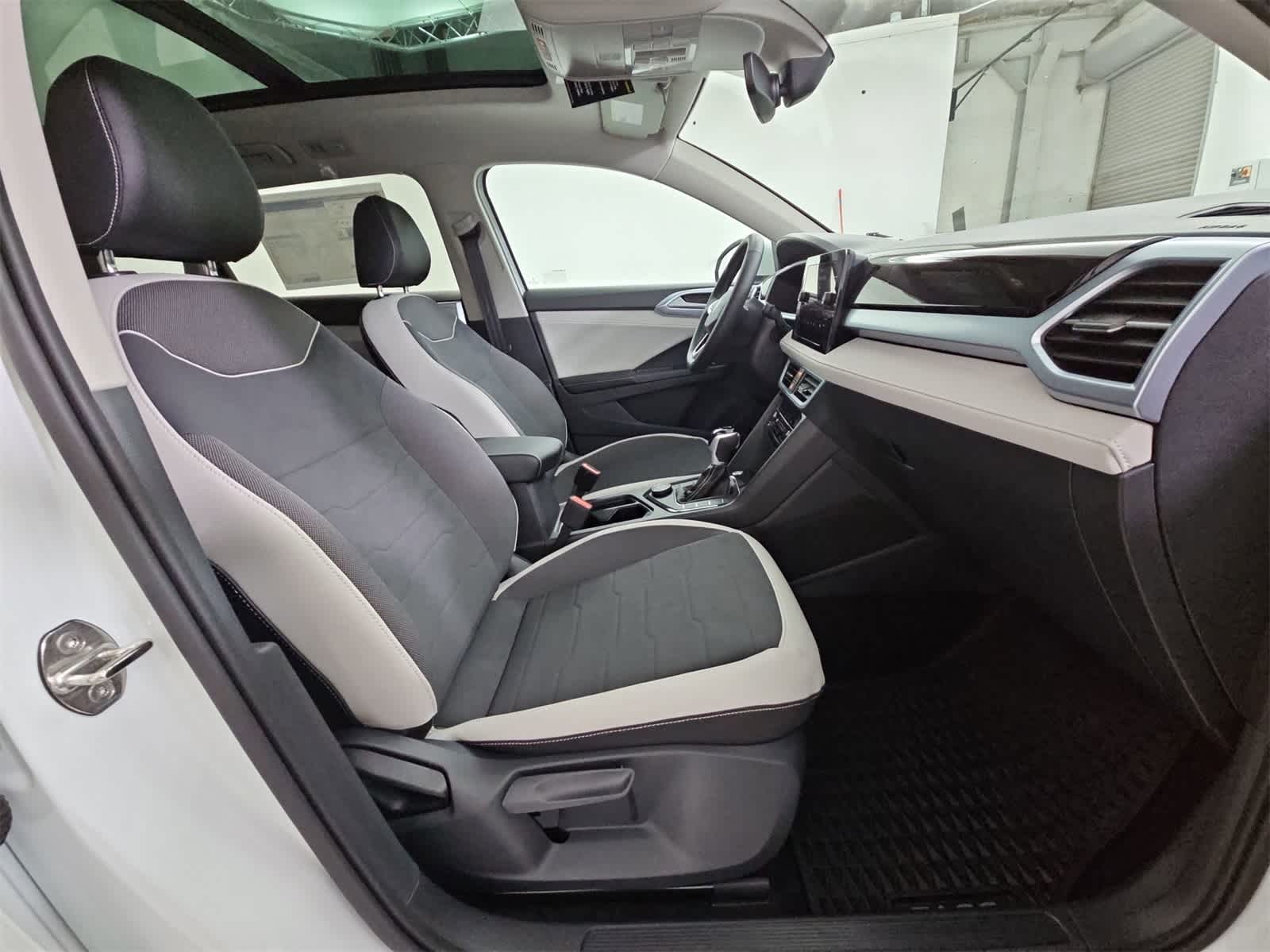 Thumbnail: 2025 Volkswagen Taos - 22