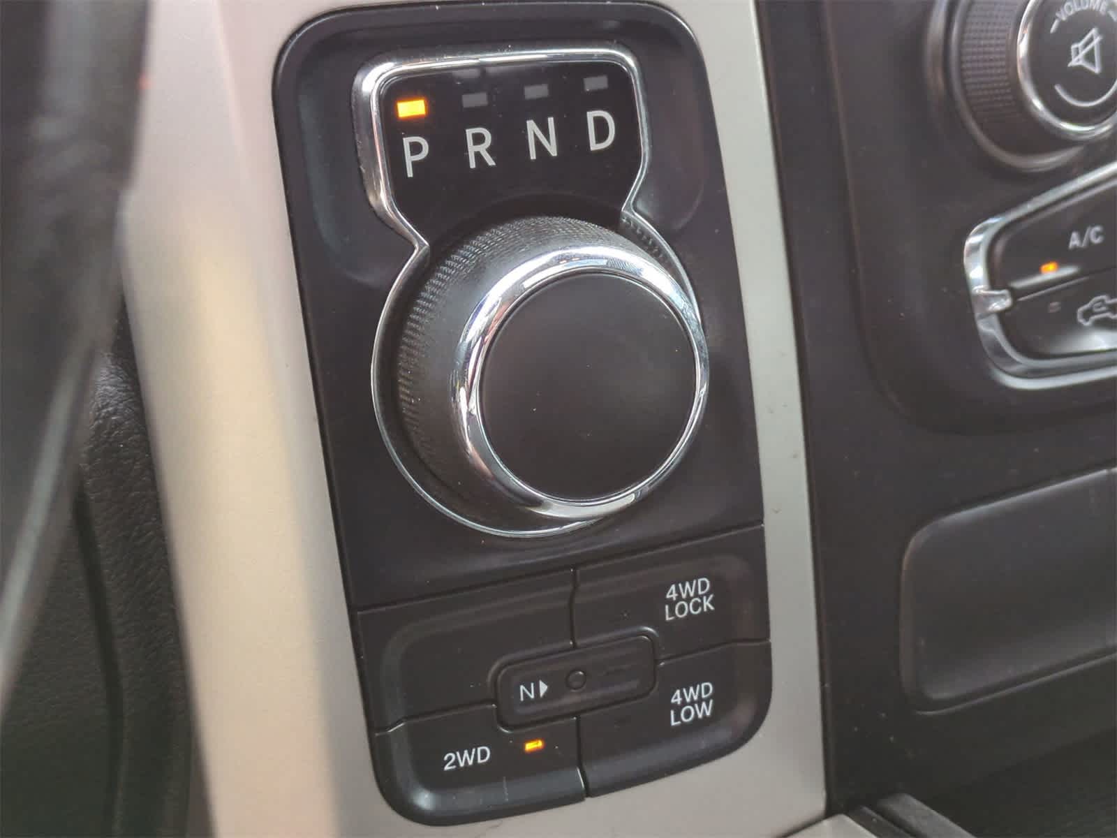 Thumbnail: 2020 RAM 1500 Classic - 32