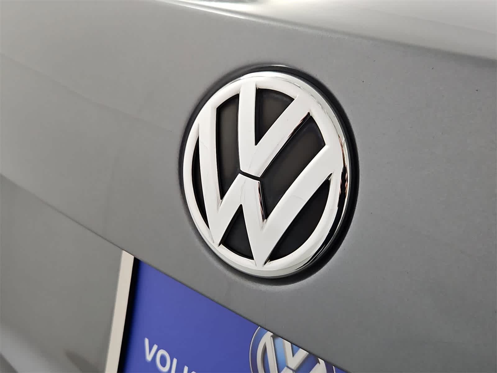 Thumbnail: 2013 Volkswagen Passat - 11