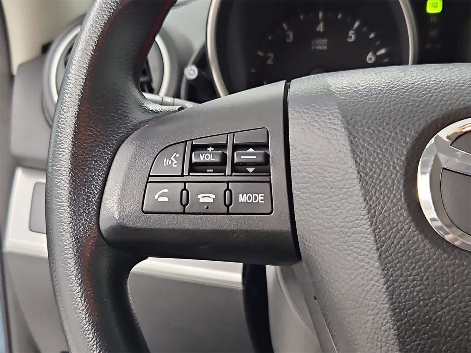 Thumbnail: 2011 Mazda Mazda3 - 22
