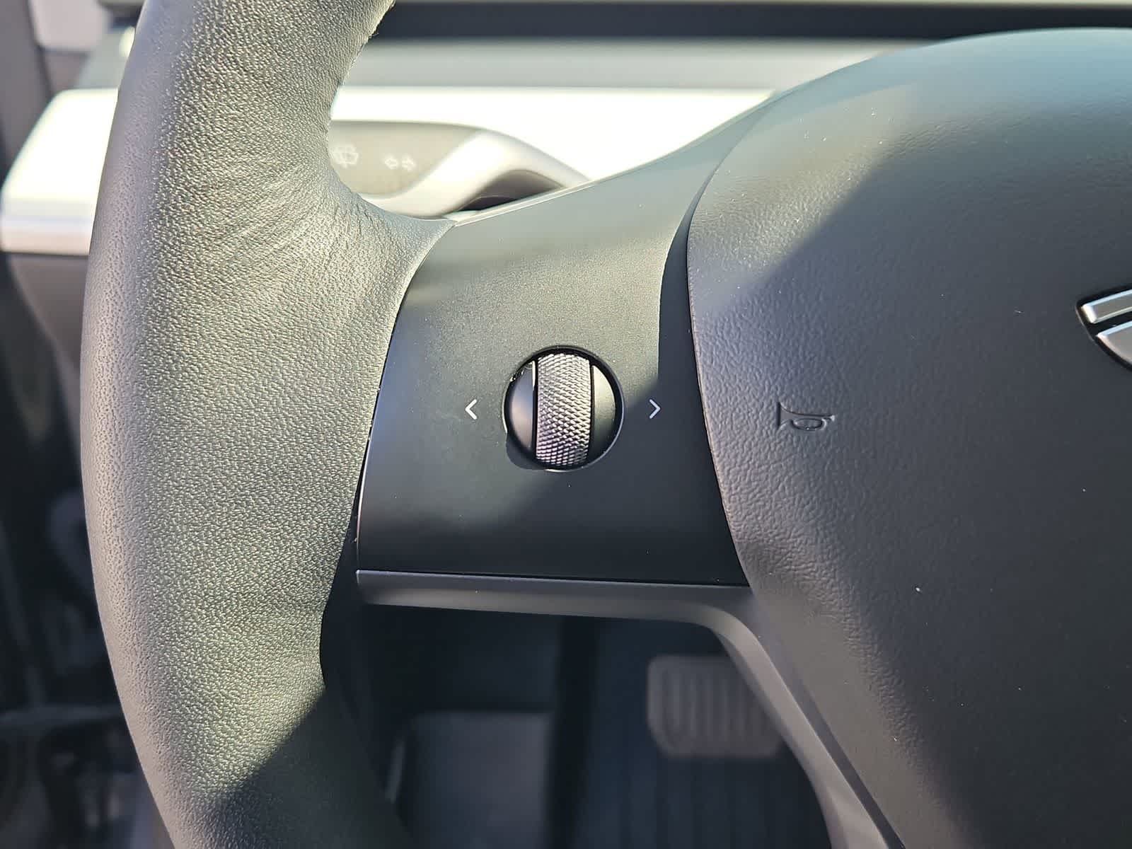 Thumbnail: 2022 Tesla Model Y - 24