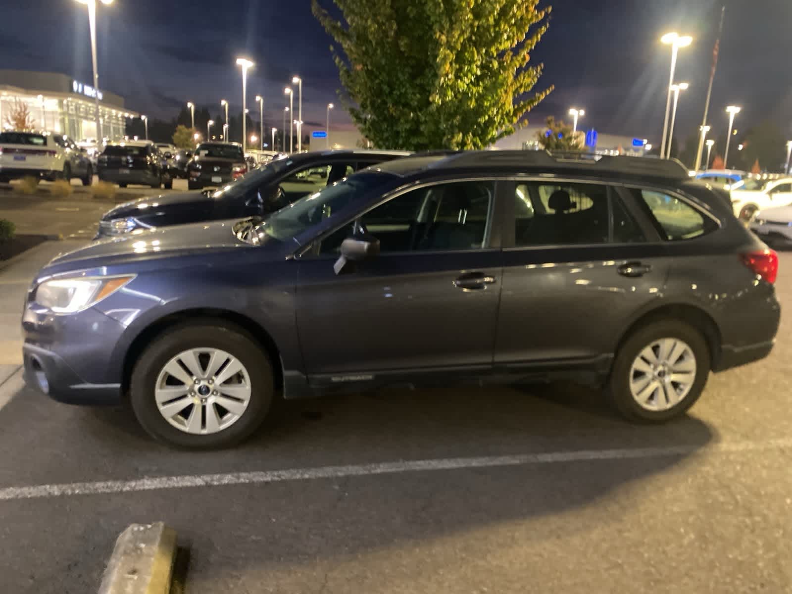2017 Subaru Outback 2.5i photo 2