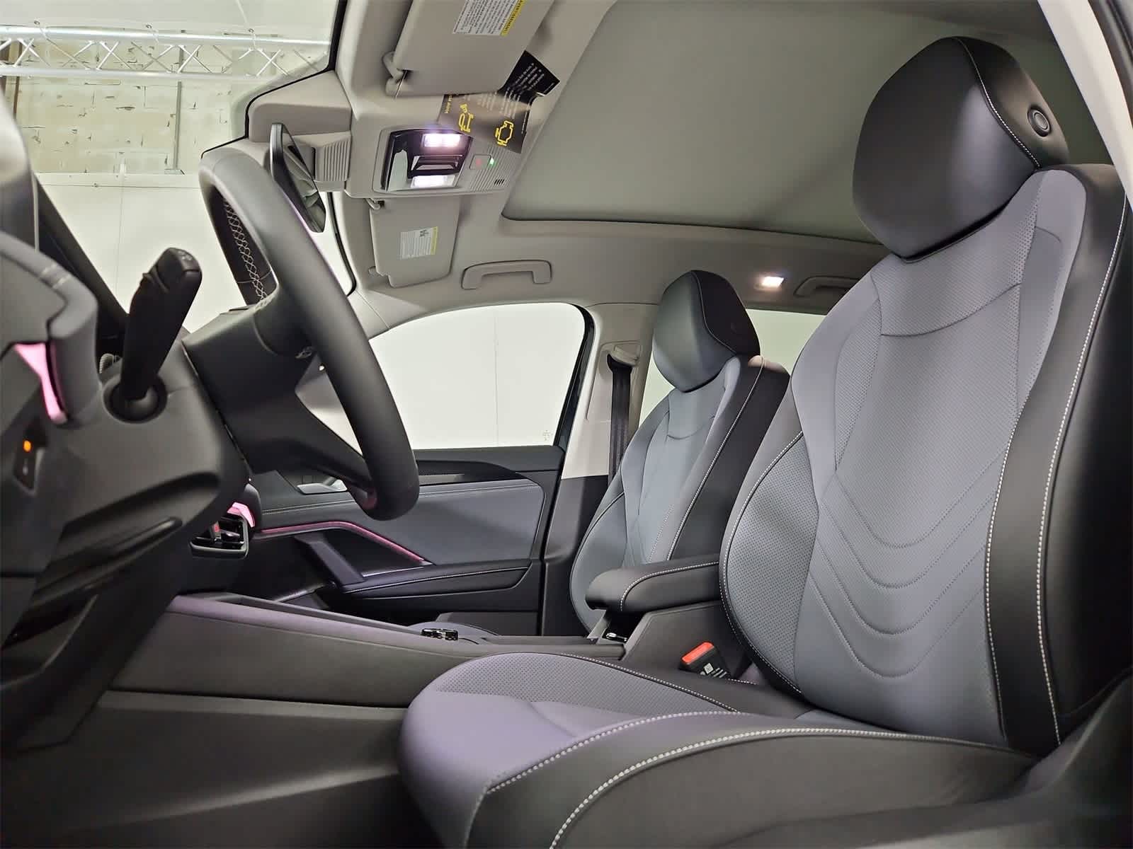 Thumbnail: 2025 Volkswagen Tiguan - 16