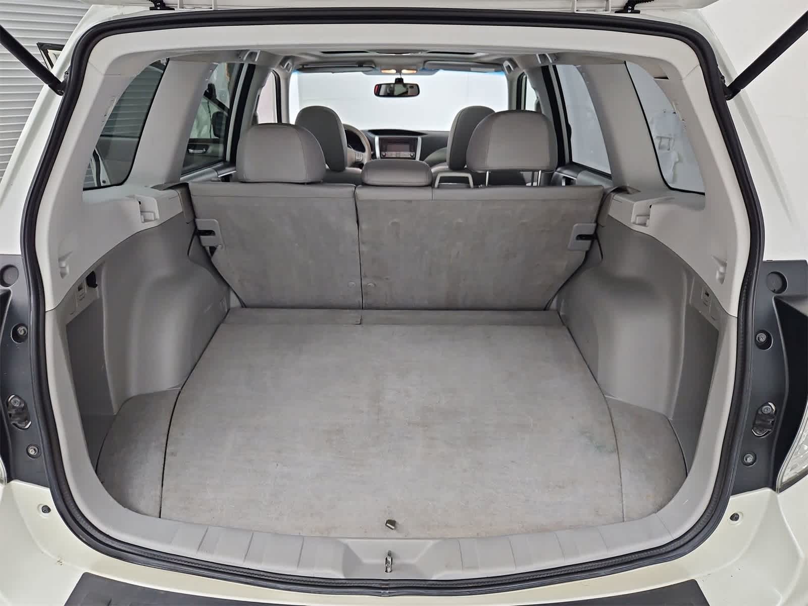 2010 Subaru Forester Limited 32