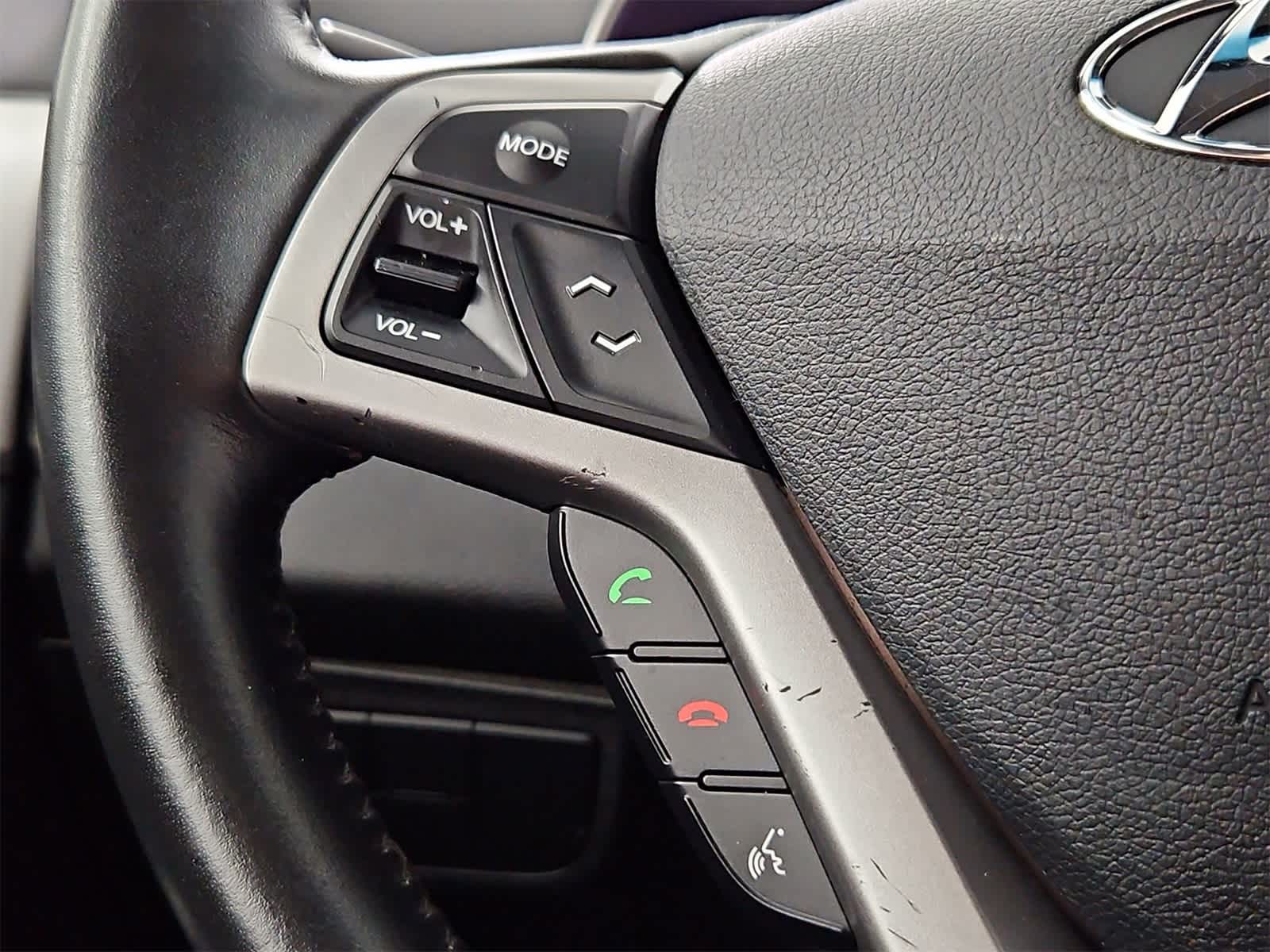 Thumbnail: 2017 Hyundai Veloster - 23