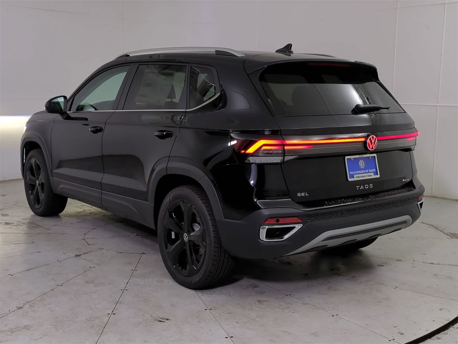 Thumbnail: 2025 Volkswagen Taos - 4