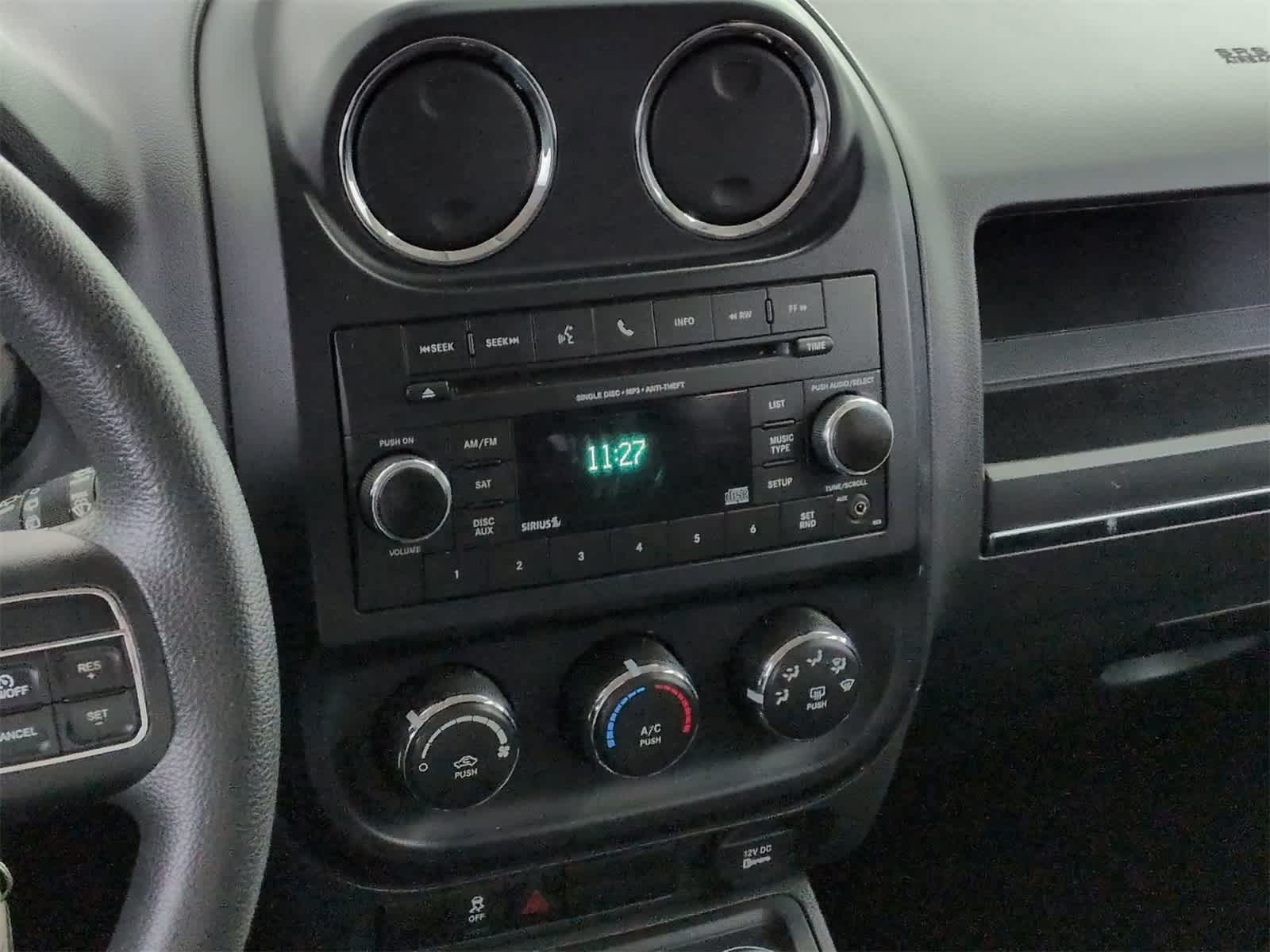 Thumbnail: 2016 Jeep Patriot - 25