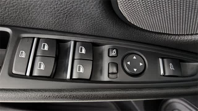 Thumbnail: 2016 BMW X5 - 16