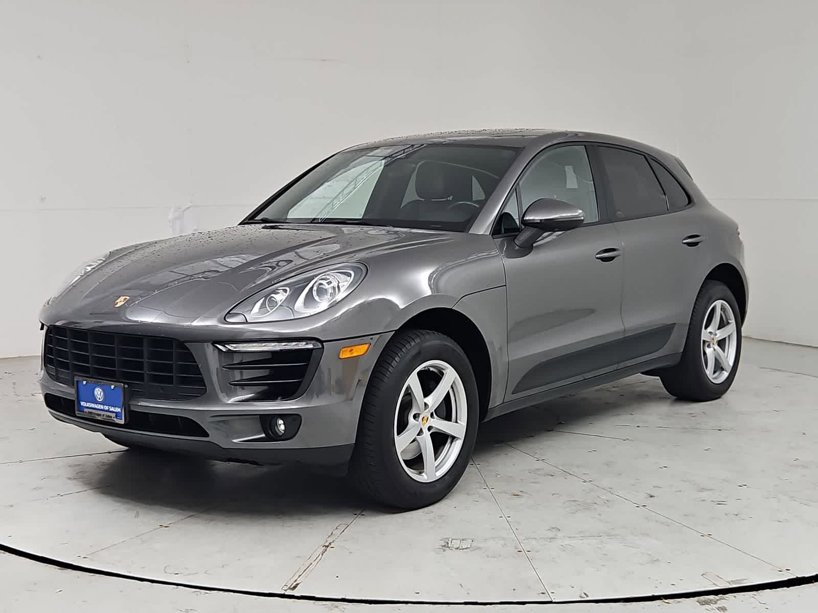 2018 Porsche Macan Sport Edition's photo
