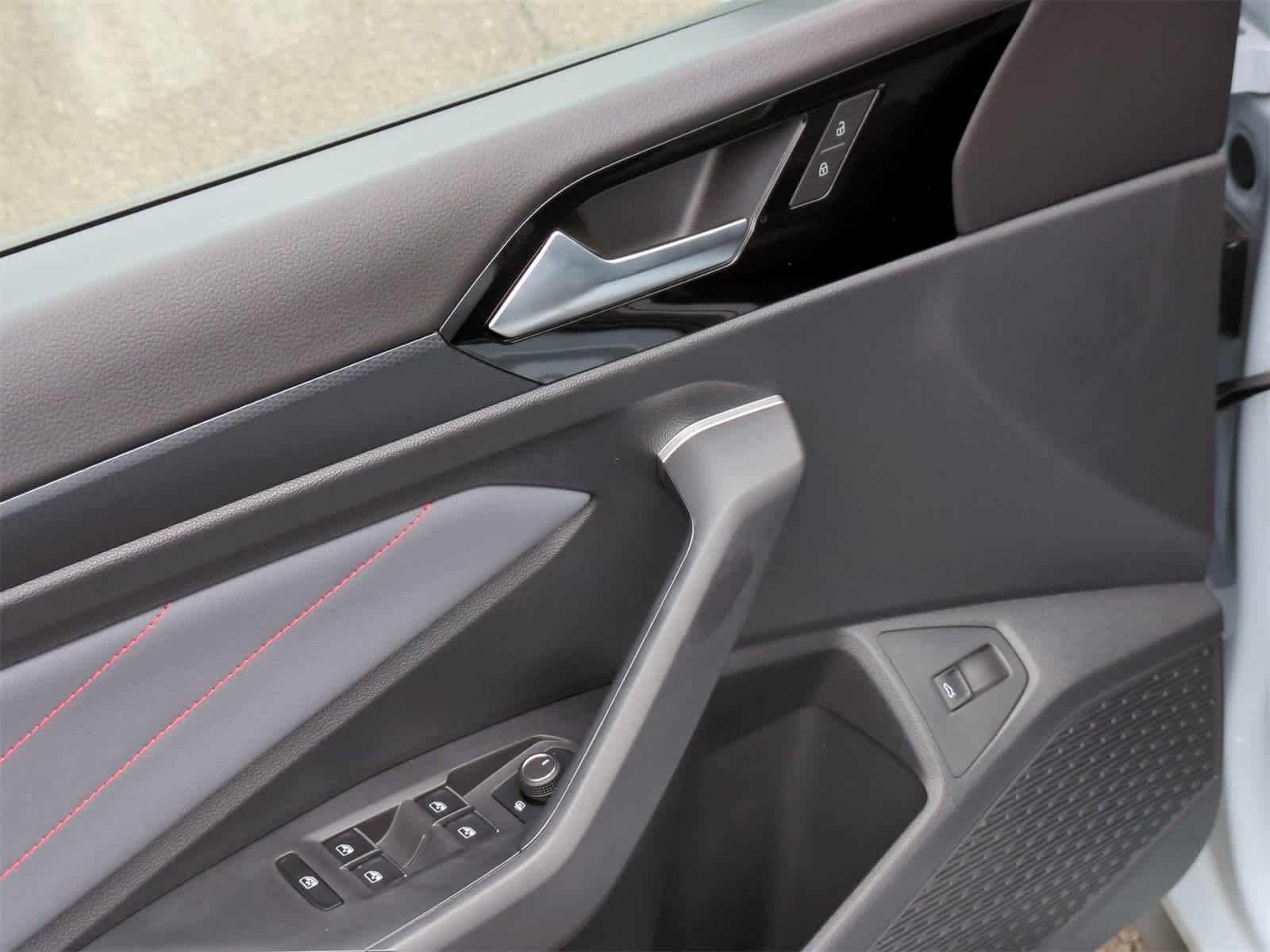 Thumbnail: 2025 Volkswagen Jetta - 17