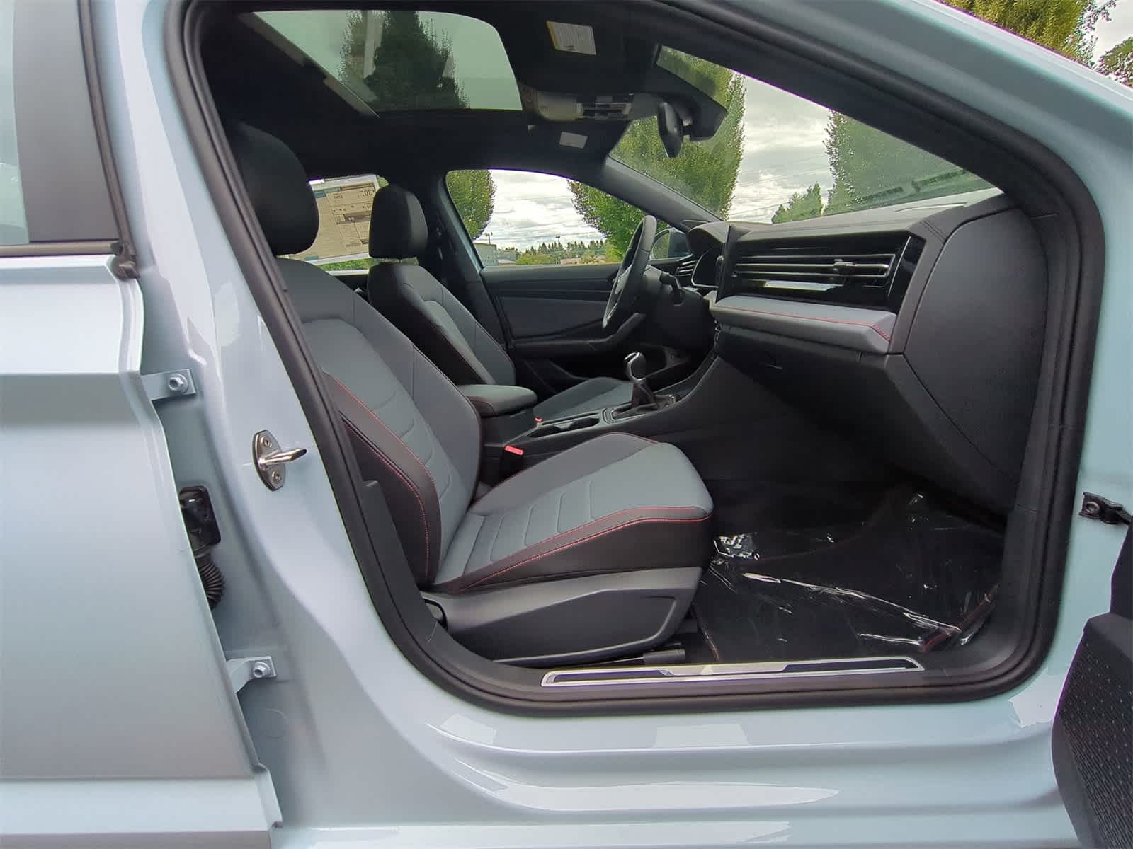 Thumbnail: 2025 Volkswagen Jetta - 22