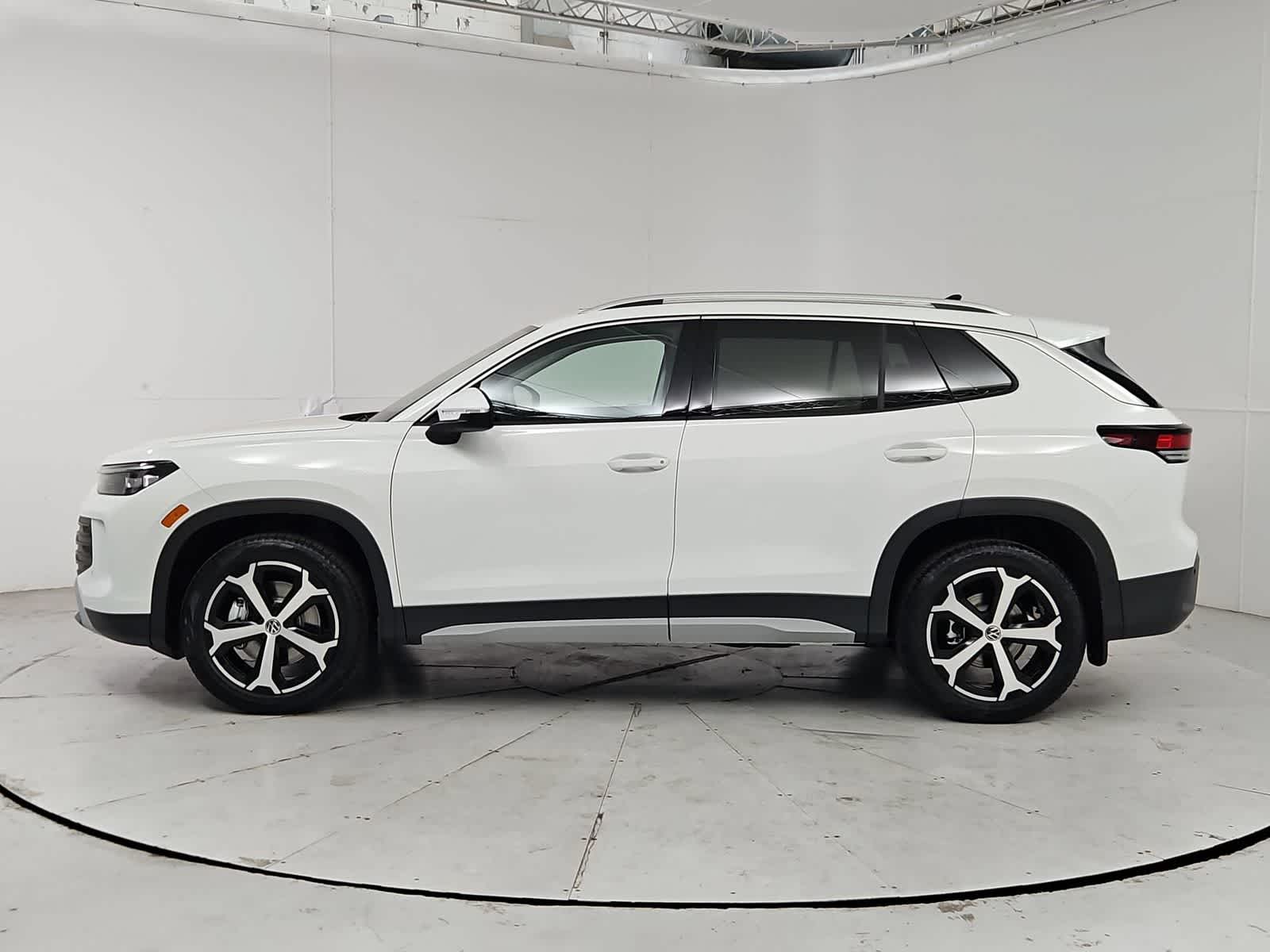 Thumbnail: 2026 Volkswagen Tiguan - 3