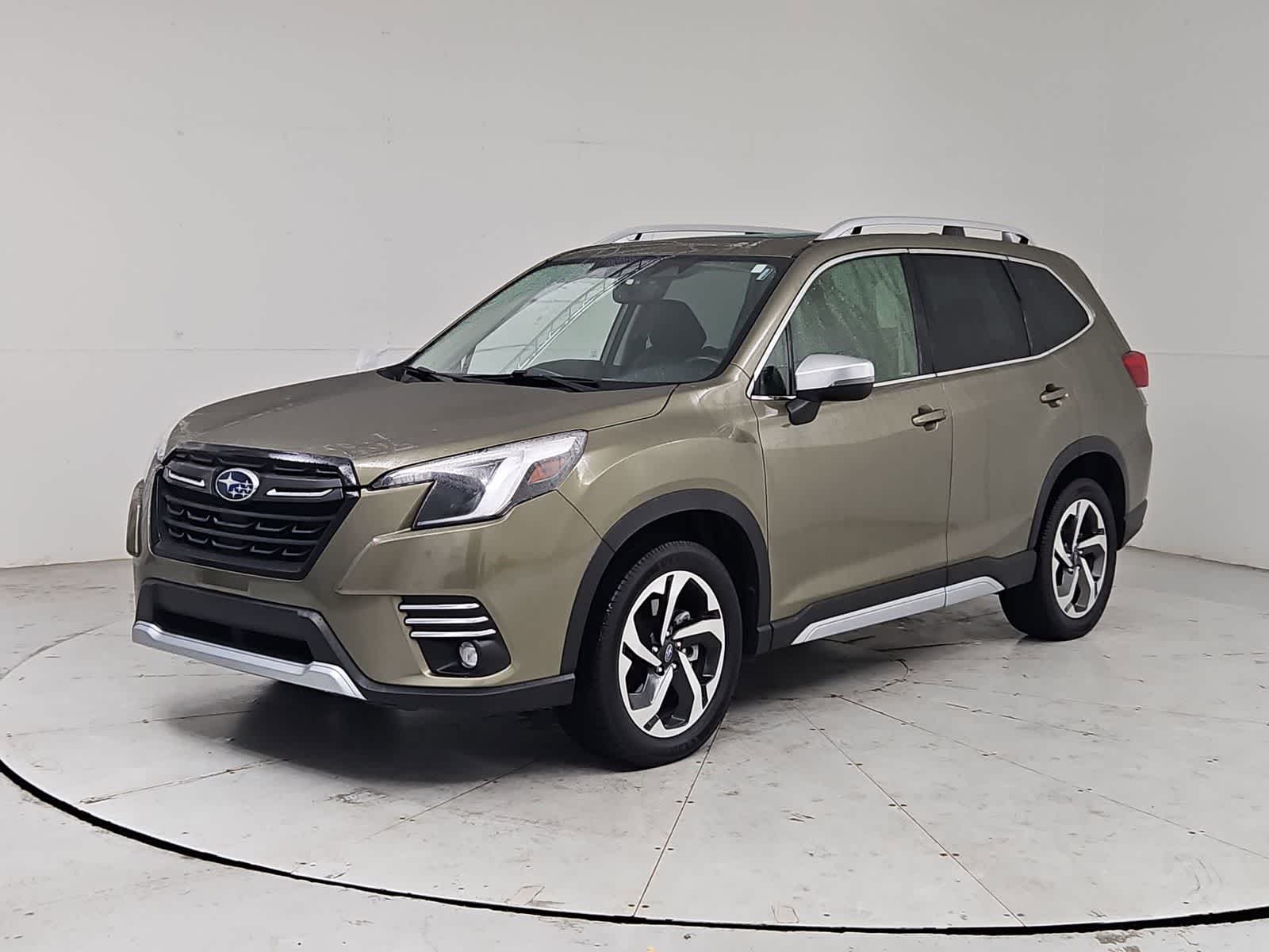 2022 Subaru Forester Touring's photo