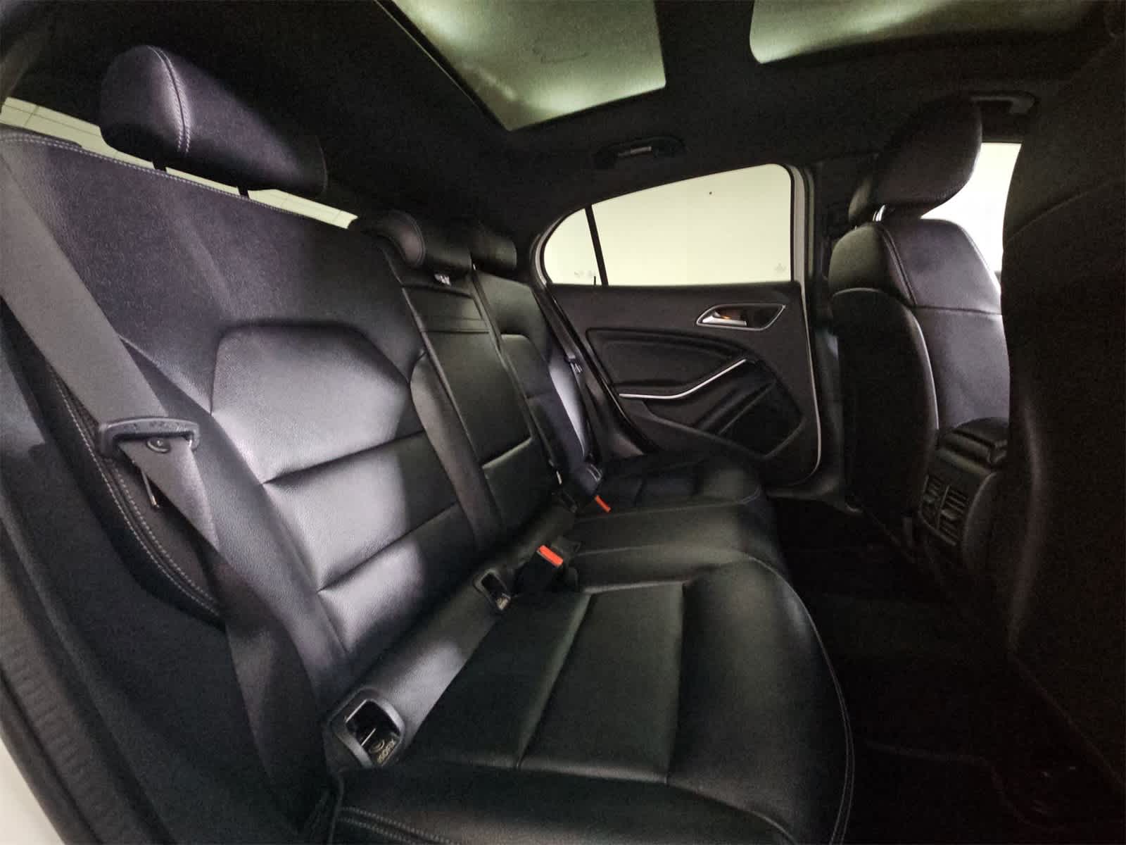 Thumbnail: 2018 Mercedes-Benz GLA - 21