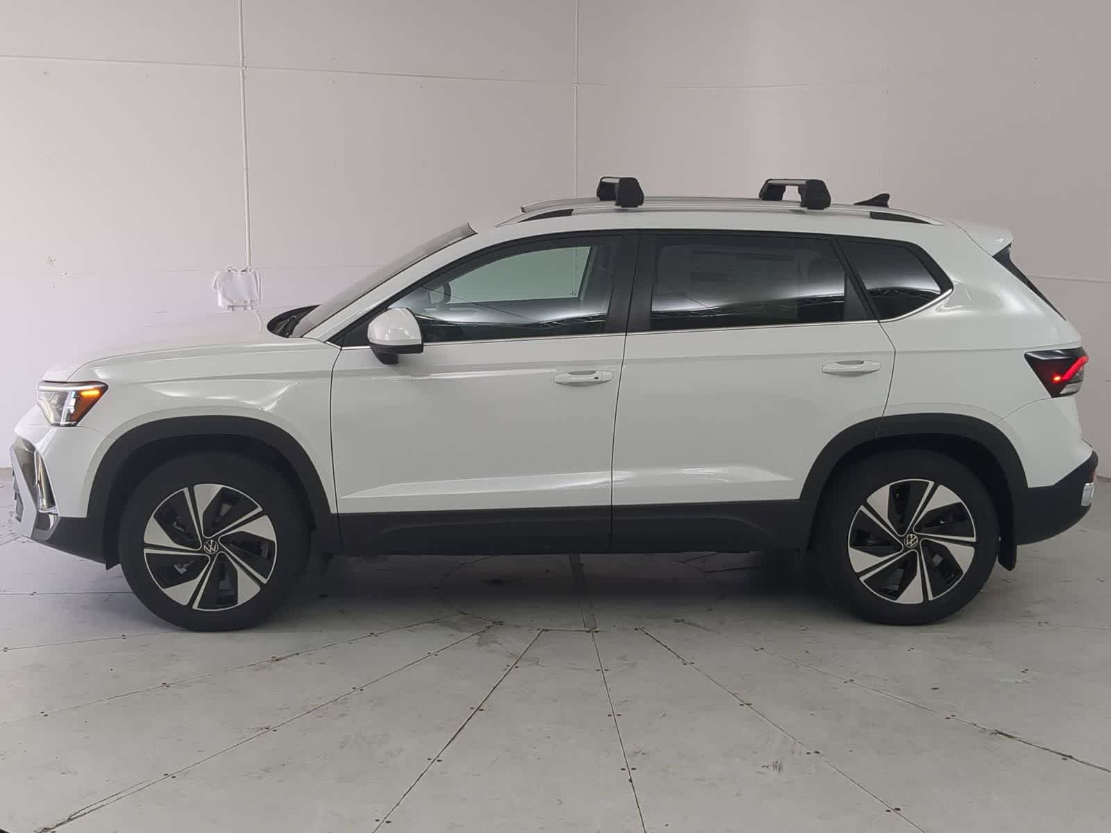 Thumbnail: 2025 Volkswagen Taos - 3