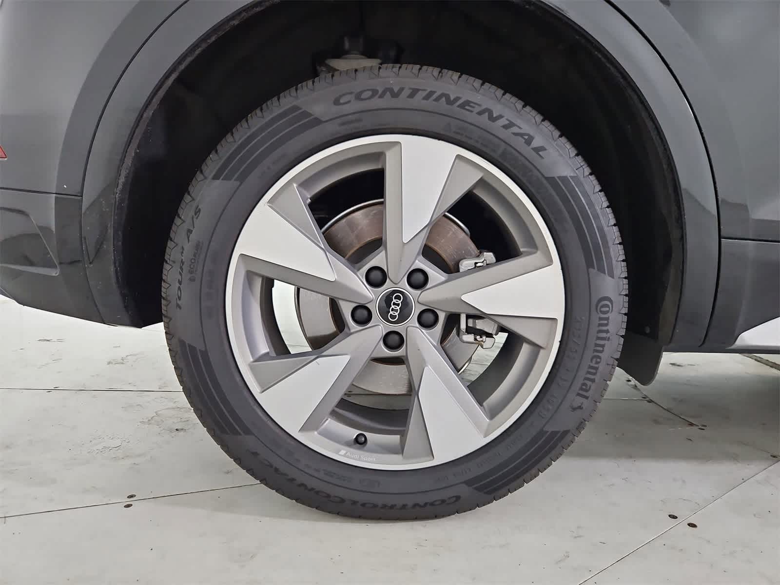 Thumbnail: 2022 Audi Q5 - 13